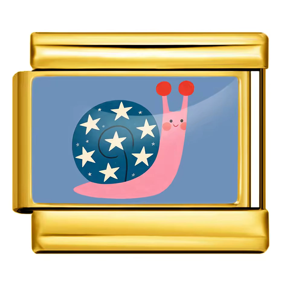 https://cdn.shopify.com/s/files/1/0942/8824/9110/files/Snail_Italian_charm_9mm_Gold.avif?v=1776962040