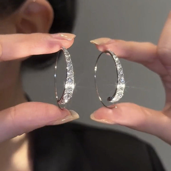 BOUCLES D’OREILLES CRÉOLES EN ZIRCONIUM ÉTINCELANTES