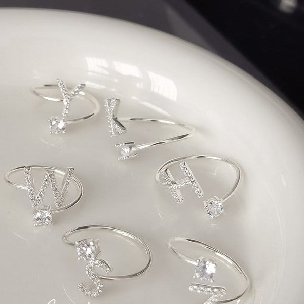 BAGUE EN ARGENT STERLING AVEC LETTRE EN ZIRCONIUM