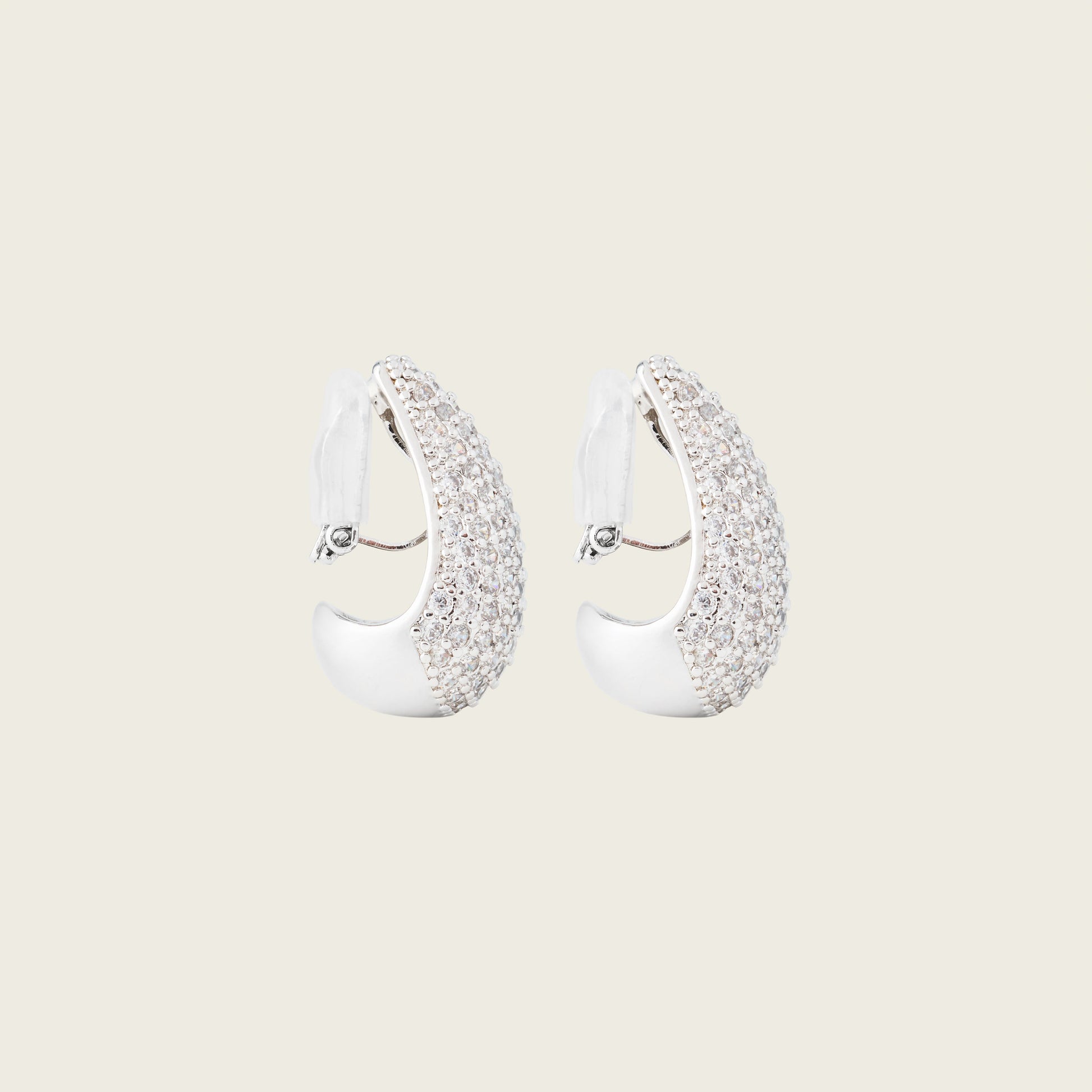 https://cdn.shopify.com/s/files/1/0569/3286/0096/files/AIORI_LilaPave_ClipOnEarring_Silver_2.jpg?v=1770231441