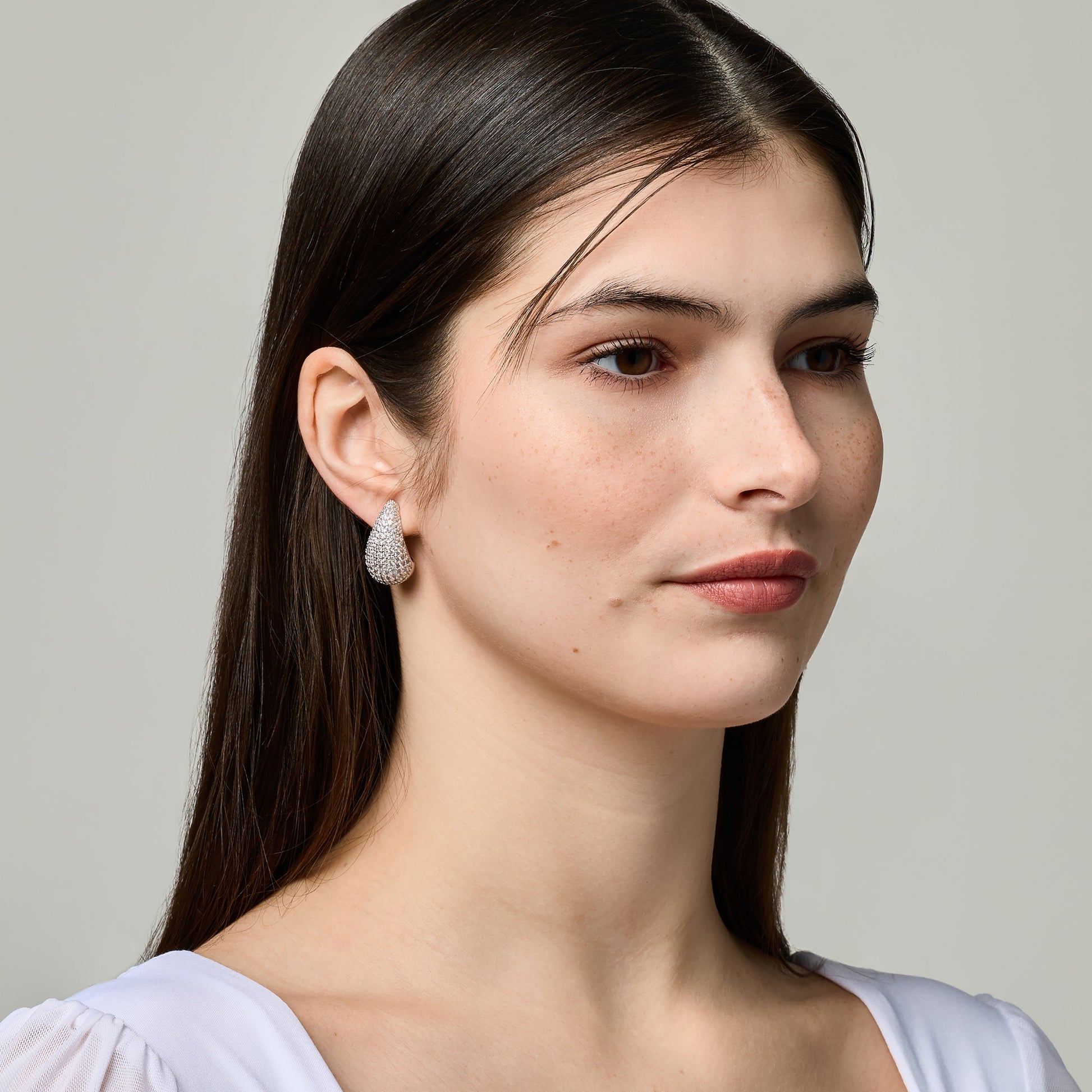 https://cdn.shopify.com/s/files/1/0569/3286/0096/files/AIORI_LilaPave_ClipOnEarrings_Silver_2.jpg?v=1770231441