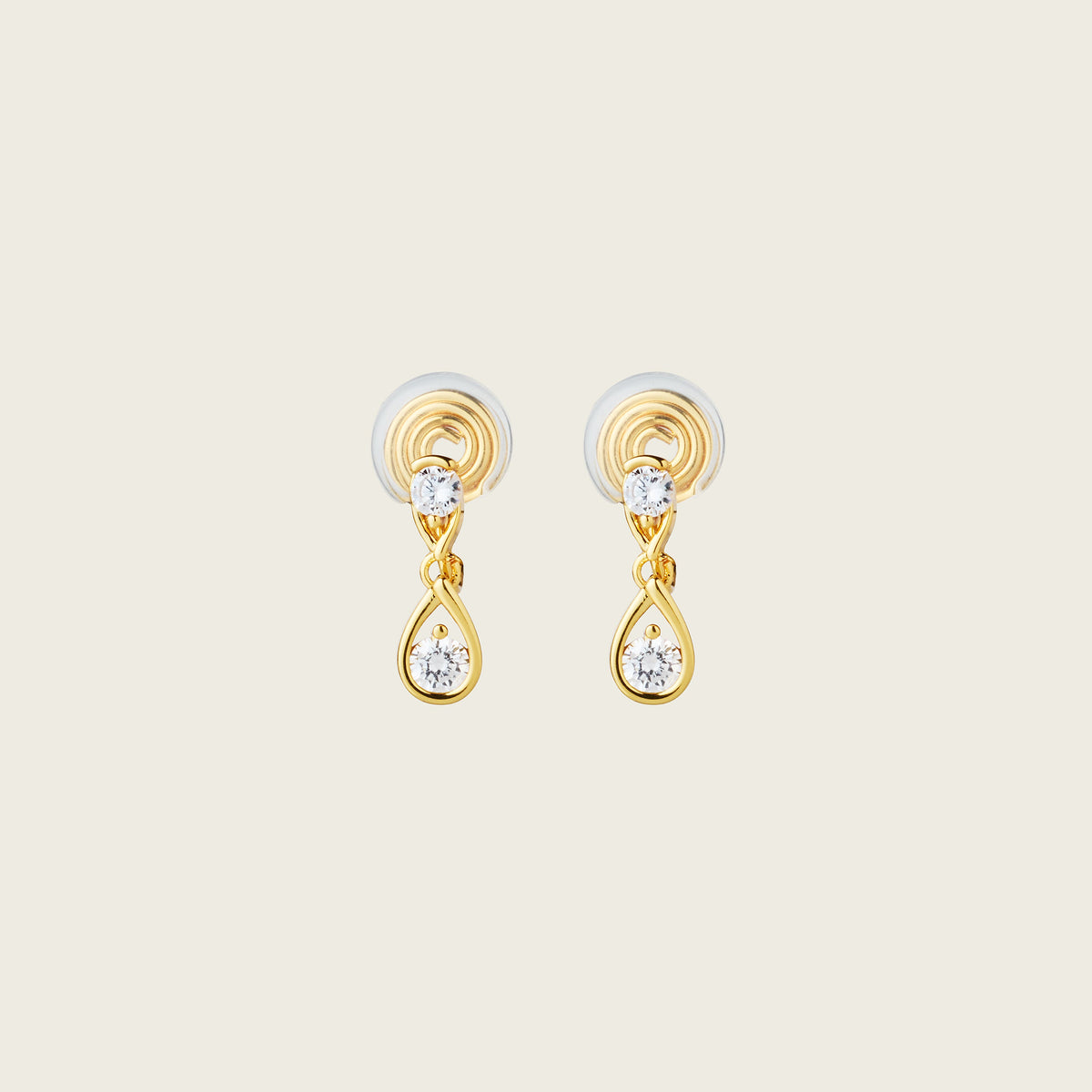 https://cdn.shopify.com/s/files/1/0569/3286/0096/files/AIORI_Naomi_ClipOnearrings_Gold_1.jpg?v=1770215758