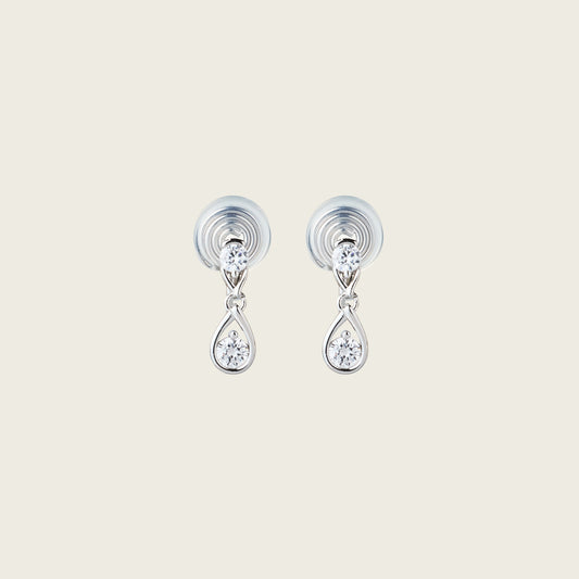 https://cdn.shopify.com/s/files/1/0569/3286/0096/files/AIORI_Naomi_ClipOnearrings_Silver_1.jpg?v=1770215794