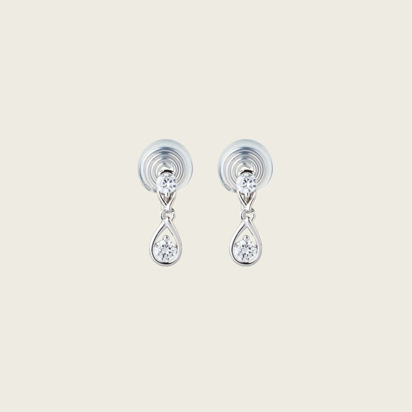 https://cdn.shopify.com/s/files/1/0569/3286/0096/files/AIORI_Naomi_ClipOnearrings_Silver_1.jpg?v=1770215794