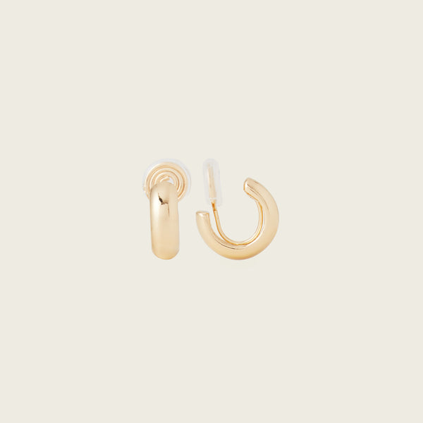 https://cdn.shopify.com/s/files/1/0569/3286/0096/files/AIORI_SimpleHuggie_Gold_bb70acf6-957a-45ff-9d6b-6012e2171c6c.jpg?v=1761313386