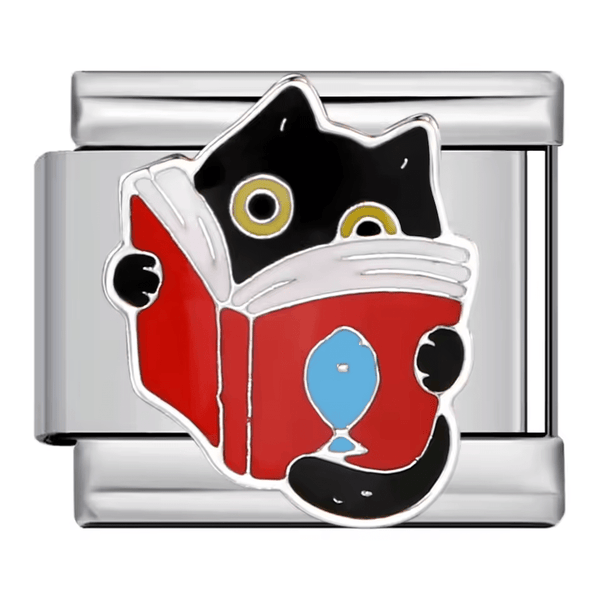 Chat lisant un livre