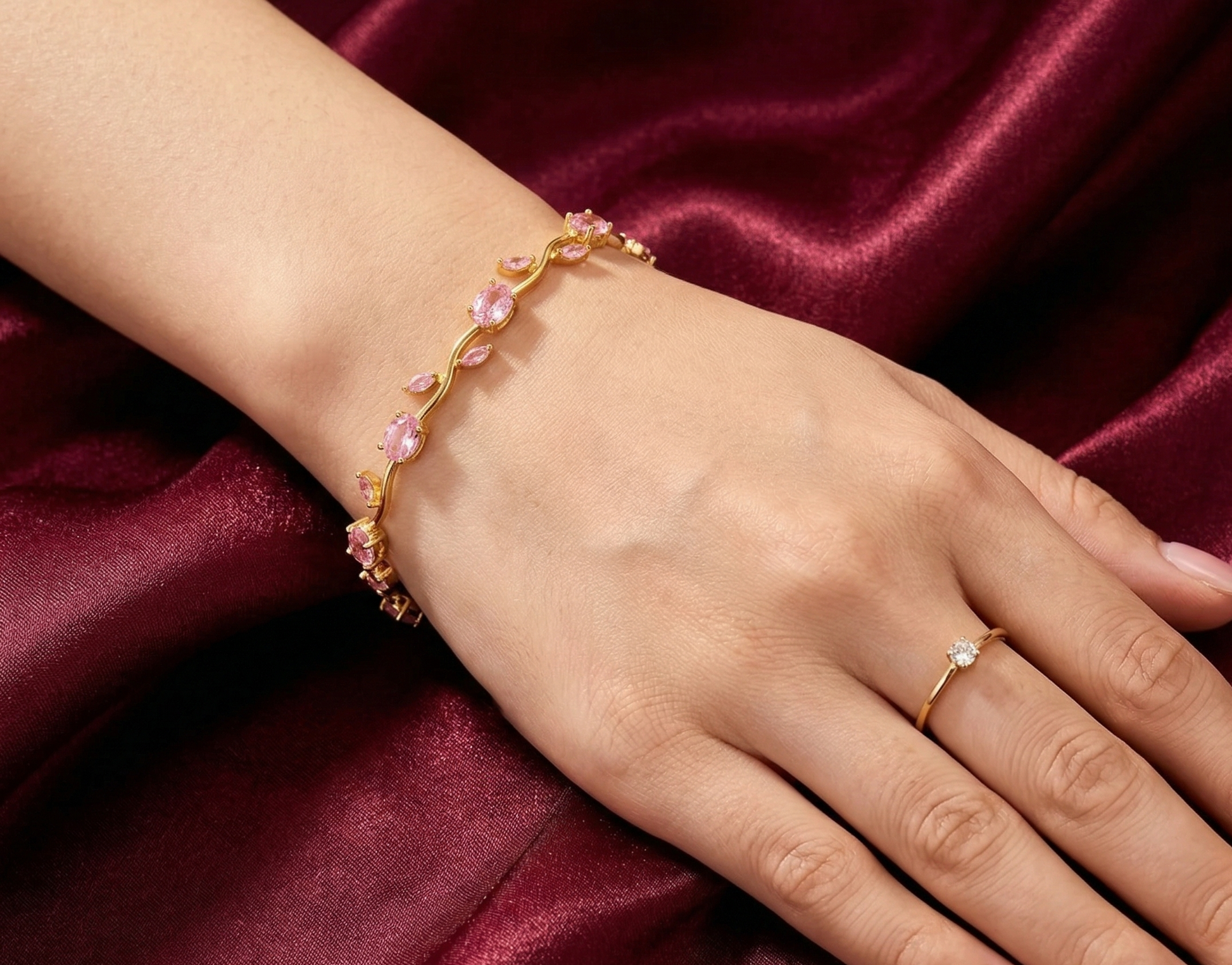 https://cdn.shopify.com/s/files/1/0788/7110/1665/files/PinkTulipBracelet1.png?v=1775227216