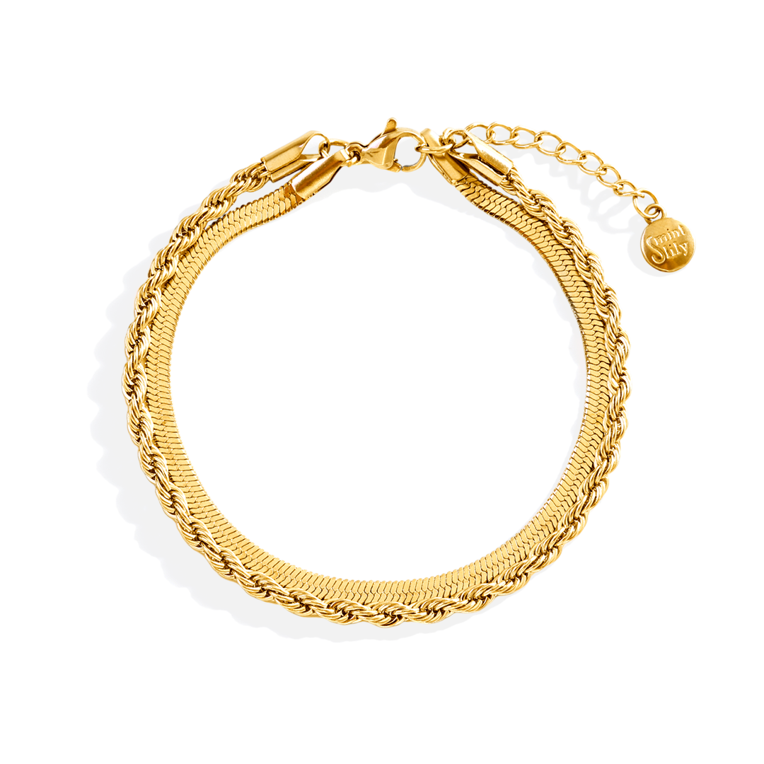 Bracelet superposé essentiel