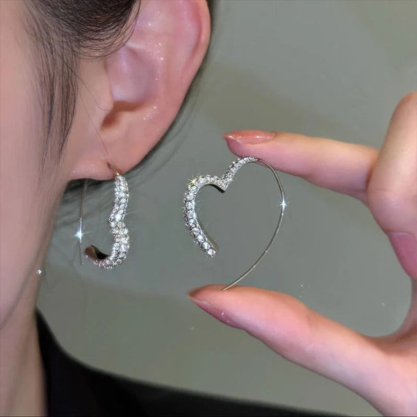 BOUCLES D’OREILLES CRÉOLES CŒUR EN ZIRCONIUM